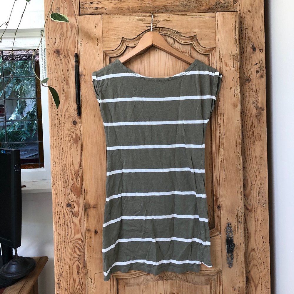 GREEN STRIPED T-SHIRT DRESS - Picture 3 of 3